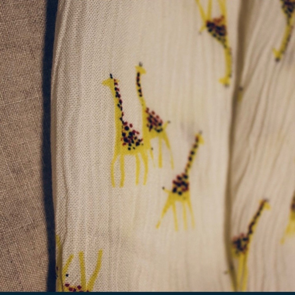 Giraffe Print Tank - Picture 2 of 9